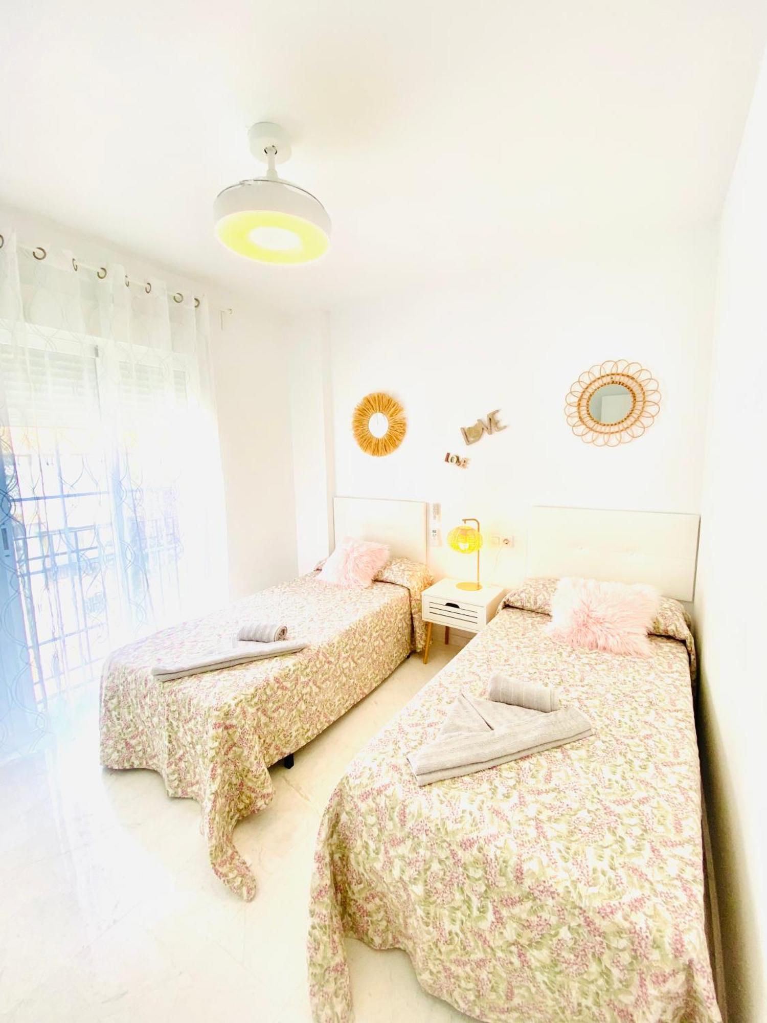 Jardines De Adnania En Marina Del Con Vistas Al Mar Apartamento